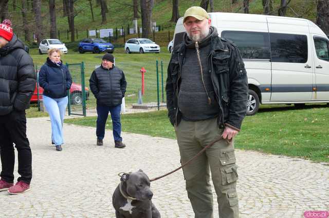 [FOTO] Nie zgadniecie, co przyciągnęło tyle osób na Jarmark Wielkanocny w Kamieńcu Ząbkowickim...
