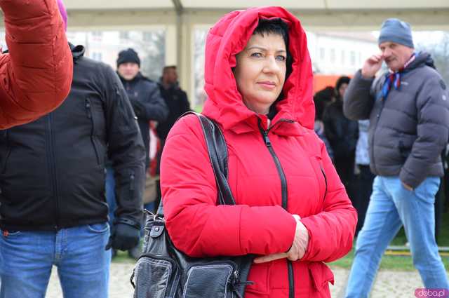 [FOTO] Nie zgadniecie, co przyciągnęło tyle osób na Jarmark Wielkanocny w Kamieńcu Ząbkowickim...