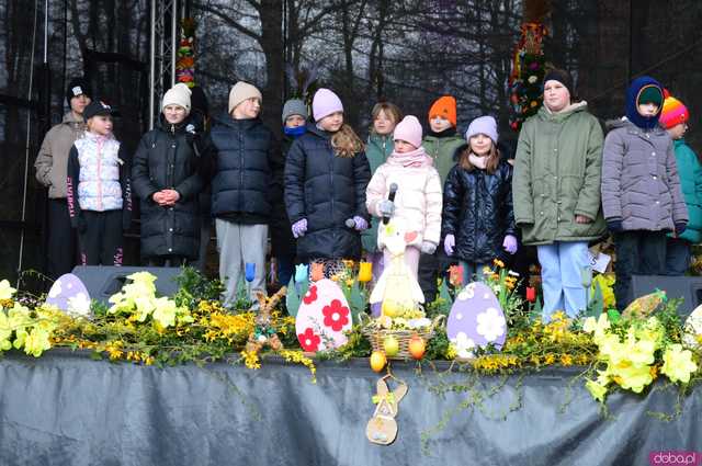 [FOTO] Nie zgadniecie, co przyciągnęło tyle osób na Jarmark Wielkanocny w Kamieńcu Ząbkowickim...