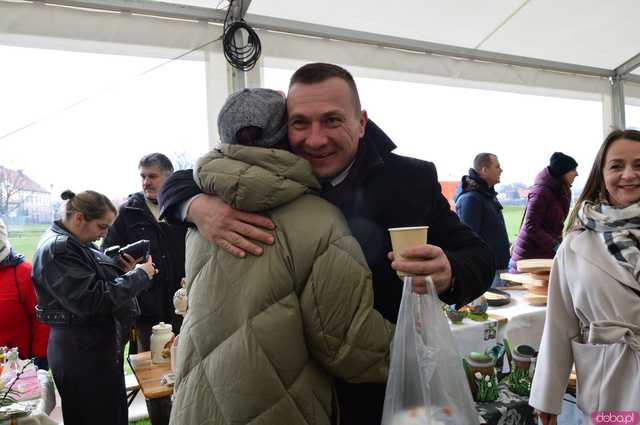 [FOTO] Nie zgadniecie, co przyciągnęło tyle osób na Jarmark Wielkanocny w Kamieńcu Ząbkowickim...