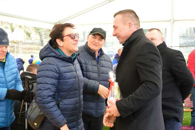 [FOTO] Nie zgadniecie, co przyciągnęło tyle osób na Jarmark Wielkanocny w Kamieńcu Ząbkowickim...