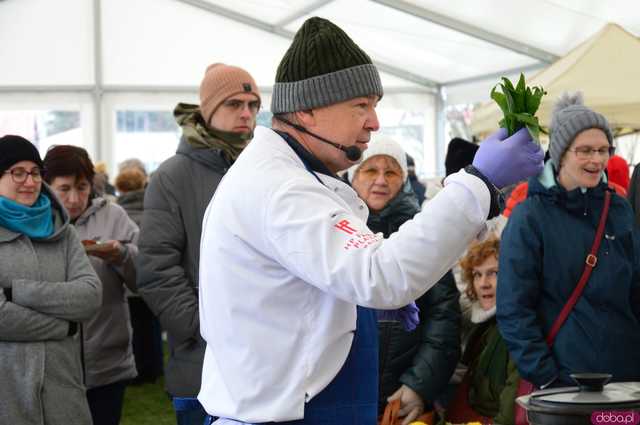 [FOTO] Nie zgadniecie, co przyciągnęło tyle osób na Jarmark Wielkanocny w Kamieńcu Ząbkowickim...
