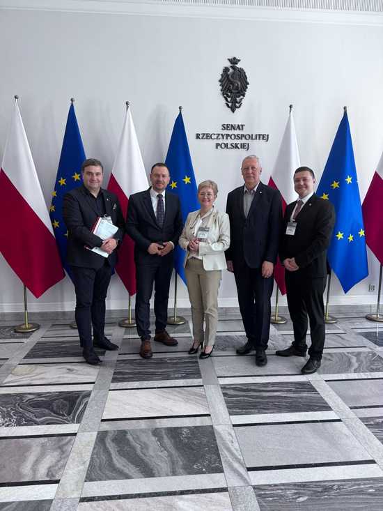 [FOTO] Gmina Bardo na drodze do odbudowy: Czy spotkania w Warszawie przyniosą konkretne efekty?