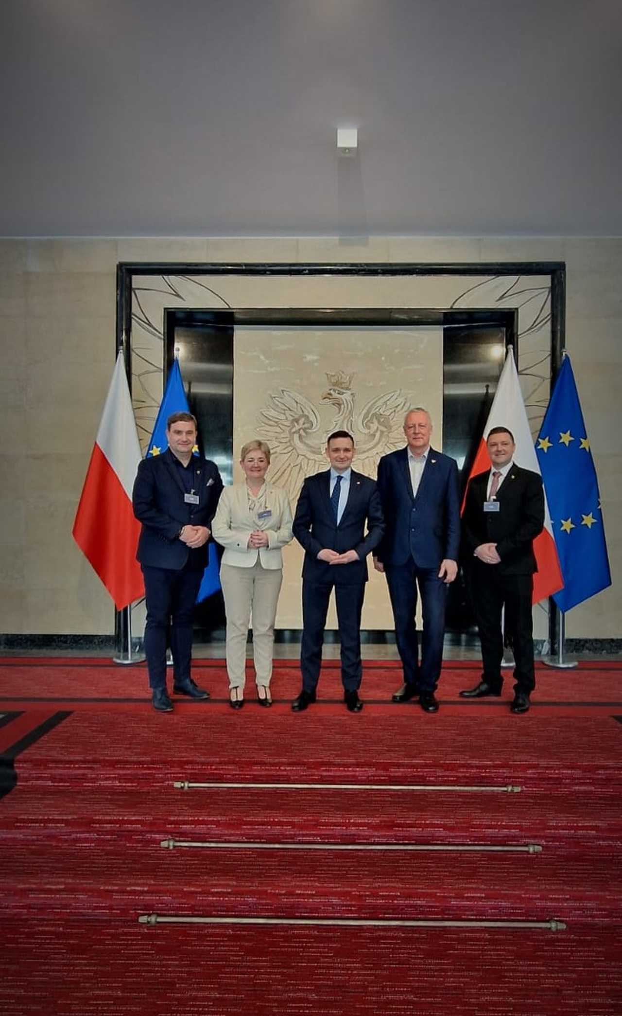 [FOTO] Gmina Bardo na drodze do odbudowy: Czy spotkania w Warszawie przyniosą konkretne efekty?