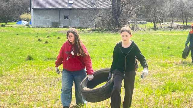 [FOTO] Rekordowa akcja z udziałem mieszkańców Barda - za nami wspólne sprzątanie Nysy Kłodzkiej