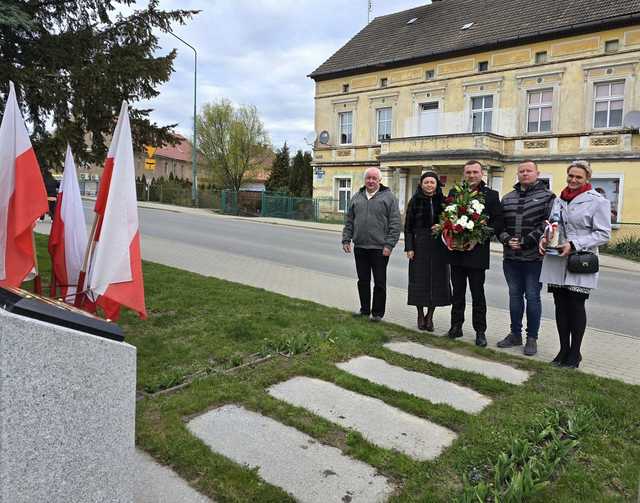 [FOTO] 15. rocznica katastrofy smoleńskiej i Dzień Pamięci Ofiar Zbrodni Katyńskiej w naszym powiecie. Pamiętamy!