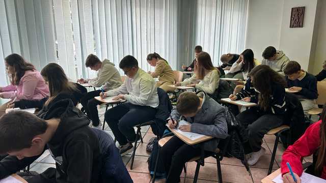 [FOTO] Młodzież z powiatu ząbkowickiego sprawdziła się w Turnieju Wiedzy Pożarniczej „Młodzież Zapobiega Pożarom”