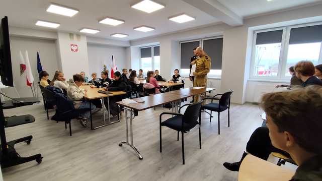 [FOTO] Młodzież z powiatu ząbkowickiego sprawdziła się w Turnieju Wiedzy Pożarniczej „Młodzież Zapobiega Pożarom”