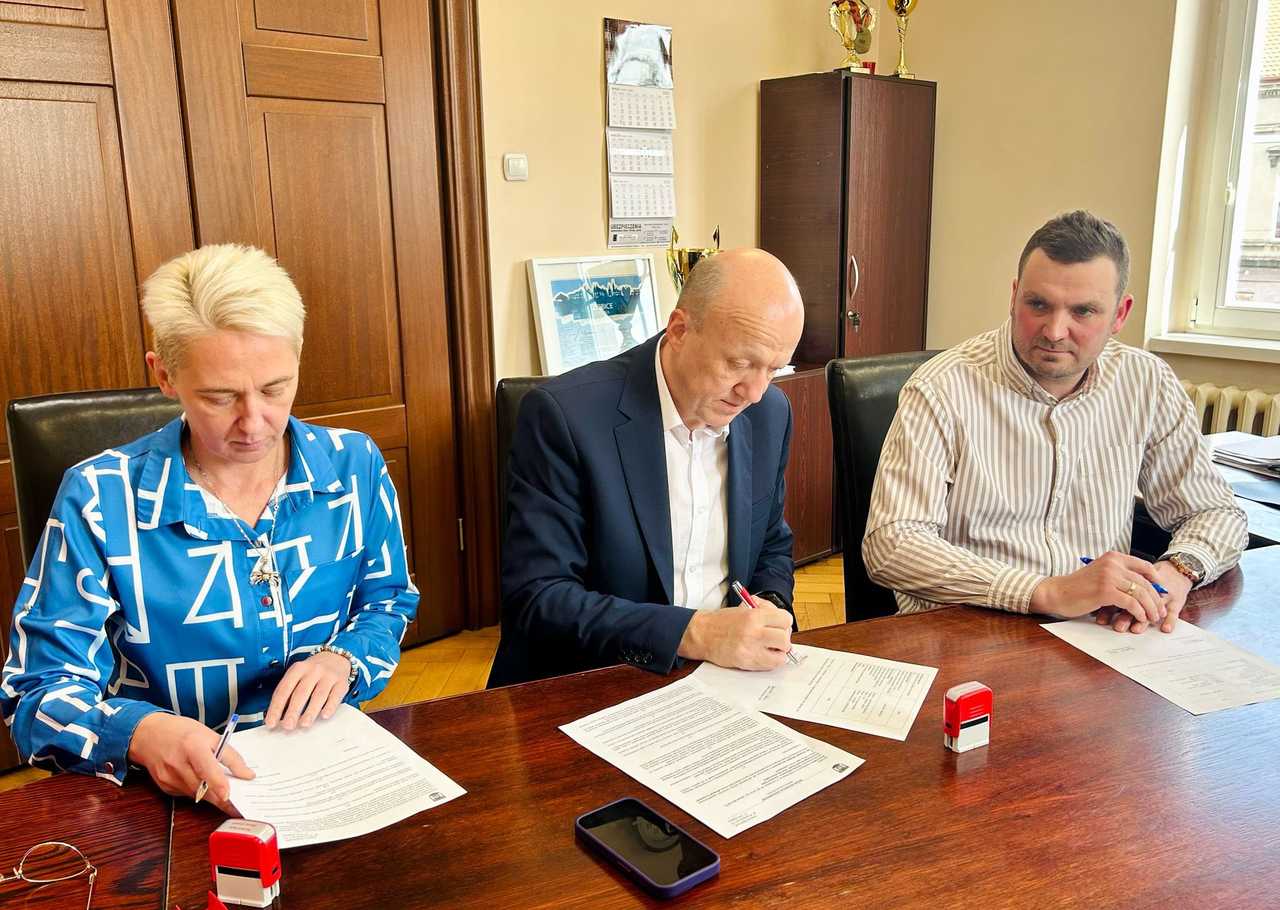 [FOTO] KGW Henrykowianki otrzymały lokal na prowadzenie działalności