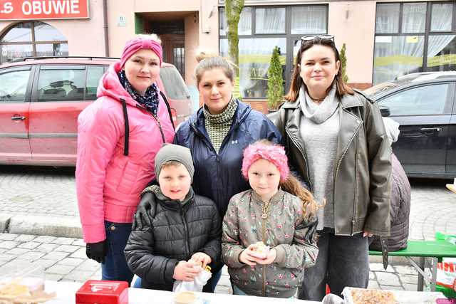 [WIDEO/FOTO] Bogato zastawione stoiska, konkursy i występy podczas Jarmarku Wielkanocnego w Ziębicach