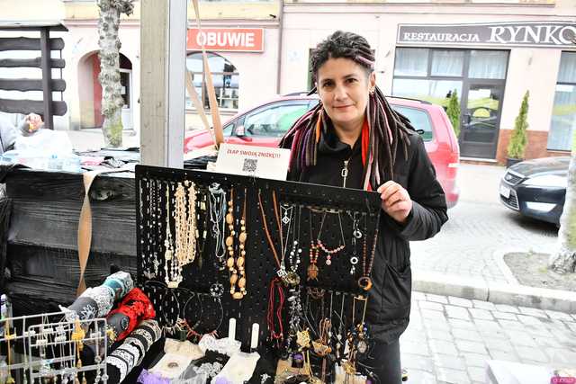 [WIDEO/FOTO] Bogato zastawione stoiska, konkursy i występy podczas Jarmarku Wielkanocnego w Ziębicach