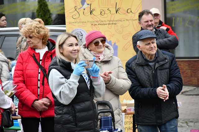 [WIDEO/FOTO] Bogato zastawione stoiska, konkursy i występy podczas Jarmarku Wielkanocnego w Ziębicach