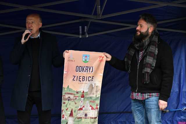 [WIDEO/FOTO] Bogato zastawione stoiska, konkursy i występy podczas Jarmarku Wielkanocnego w Ziębicach
