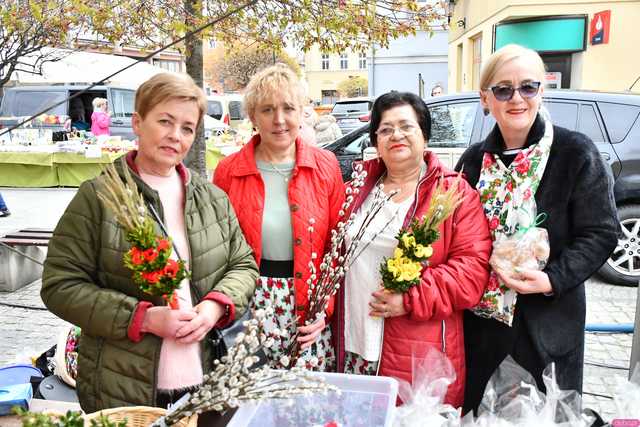 [WIDEO/FOTO] Tłumy na Jarmarku Wielkanocnym w Ząbkowicach Śląskich. Atrakcji nie brakowało