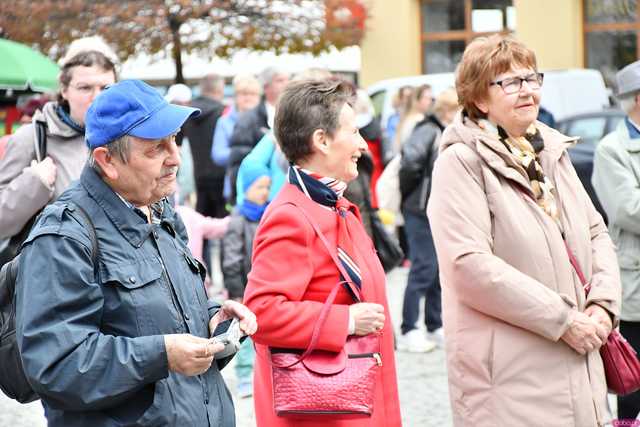 [WIDEO/FOTO] Tłumy na Jarmarku Wielkanocnym w Ząbkowicach Śląskich. Atrakcji nie brakowało