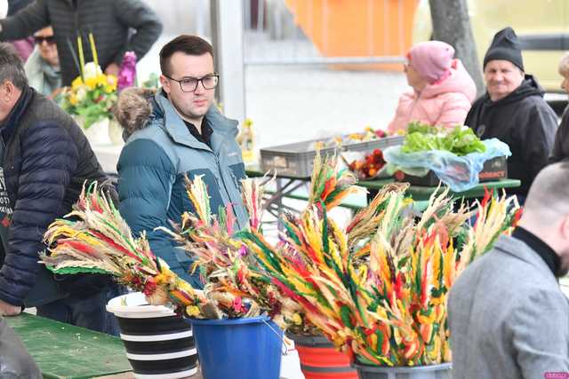 [WIDEO/FOTO] Tłumy na Jarmarku Wielkanocnym w Ząbkowicach Śląskich. Atrakcji nie brakowało