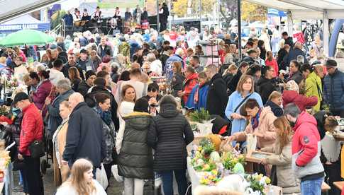 [WIDEO/FOTO] Tłumy na Jarmarku Wielkanocnym w Ząbkowicach Śląskich. Atrakcji nie brakowało