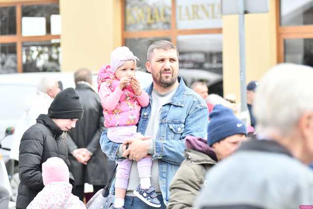 [WIDEO/FOTO] Tłumy na Jarmarku Wielkanocnym w Ząbkowicach Śląskich. Atrakcji nie brakowało