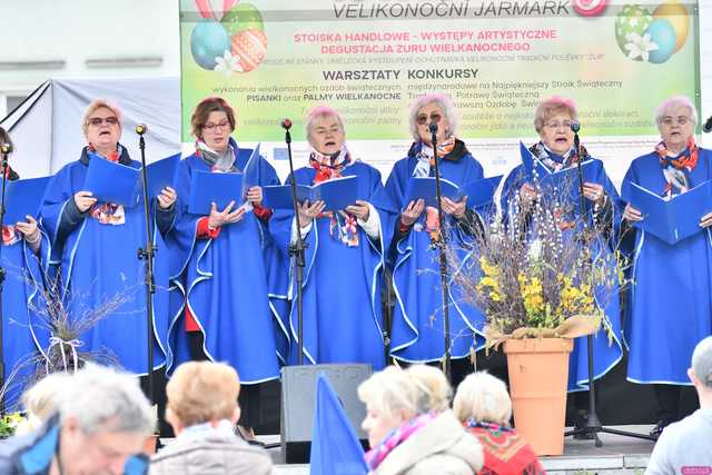 [WIDEO/FOTO] Tłumy na Jarmarku Wielkanocnym w Ząbkowicach Śląskich. Atrakcji nie brakowało