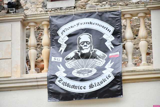 [WIDEO/FOTO] Motocyklowa impreza na ząbkowickim zamku. Klub MotoFrankenstein obchodził jubileusz 15-lecia