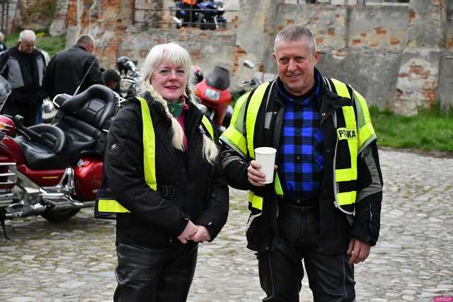 [WIDEO/FOTO] Motocyklowa impreza na ząbkowickim zamku. Klub MotoFrankenstein obchodził jubileusz 15-lecia