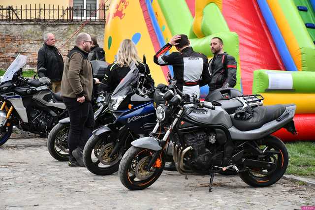 [WIDEO/FOTO] Motocyklowa impreza na ząbkowickim zamku. Klub MotoFrankenstein obchodził jubileusz 15-lecia