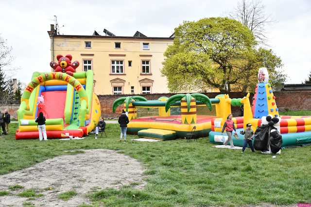 [WIDEO/FOTO] Motocyklowa impreza na ząbkowickim zamku. Klub MotoFrankenstein obchodził jubileusz 15-lecia