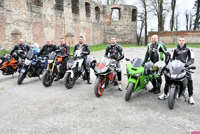 [WIDEO/FOTO] Motocyklowa impreza na ząbkowickim zamku. Klub MotoFrankenstein obchodził jubileusz 15-lecia