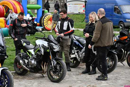 [WIDEO/FOTO] Motocyklowa impreza na ząbkowickim zamku. Klub MotoFrankenstein obchodził jubileusz 15-lecia