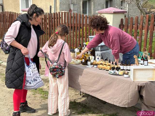 [FOTO] Wielkanocna edycja Targów Zdrowej Żywności w Lutomierzu znów zaskoczyła frekwencją