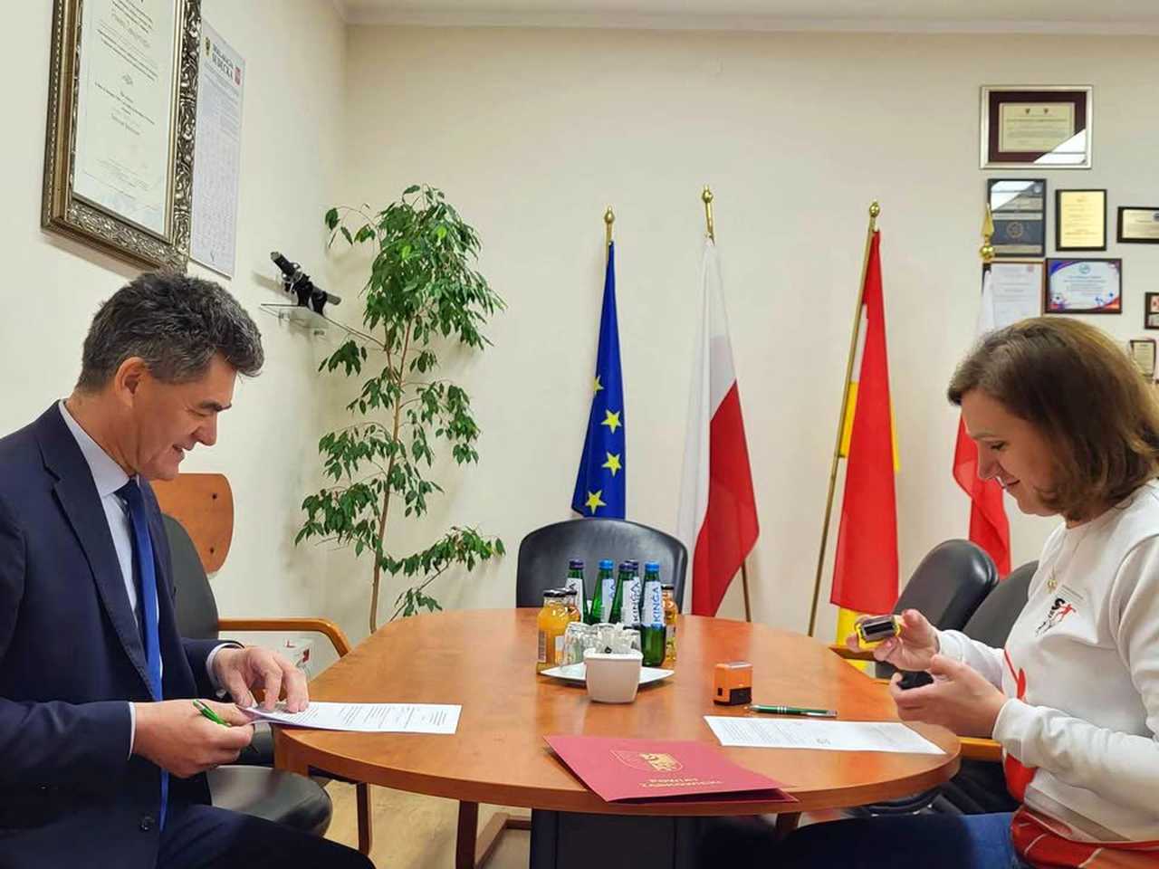 [FOTO] 50 tysięcy złotych dla organizacji pozarządowych z powiatu ząbkowickiego. Na co zostaną przeznaczone środki?