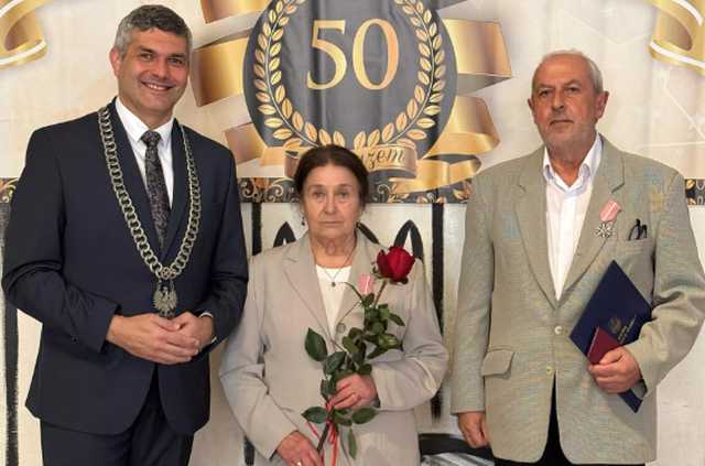 [FOTO] Jubilaci z Ząbkowic Śląskich otrzymali medale prezydenckie za długoletnie pożycie małżeńskie