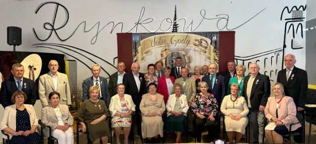 [FOTO] Jubilaci z Ząbkowic Śląskich otrzymali medale prezydenckie za długoletnie pożycie małżeńskie