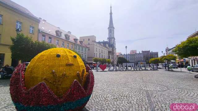 [FOTO] Wielkanoc zawitała na rynek w Ząbkowicach Śląskich