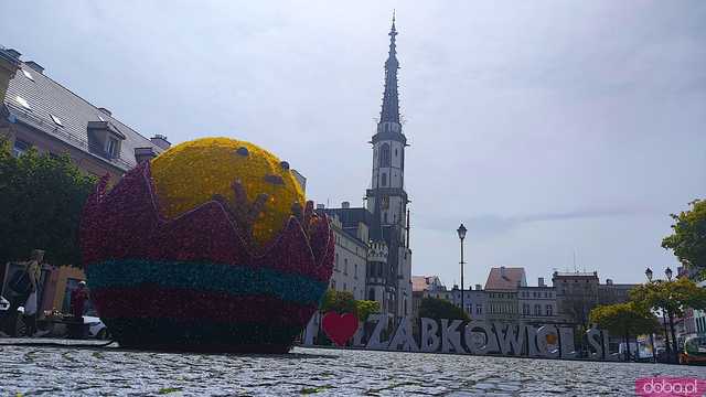 [FOTO] Wielkanoc zawitała na rynek w Ząbkowicach Śląskich