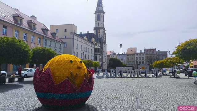 [FOTO] Wielkanoc zawitała na rynek w Ząbkowicach Śląskich