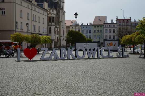 [FOTO] Wielkanoc zawitała na rynek w Ząbkowicach Śląskich