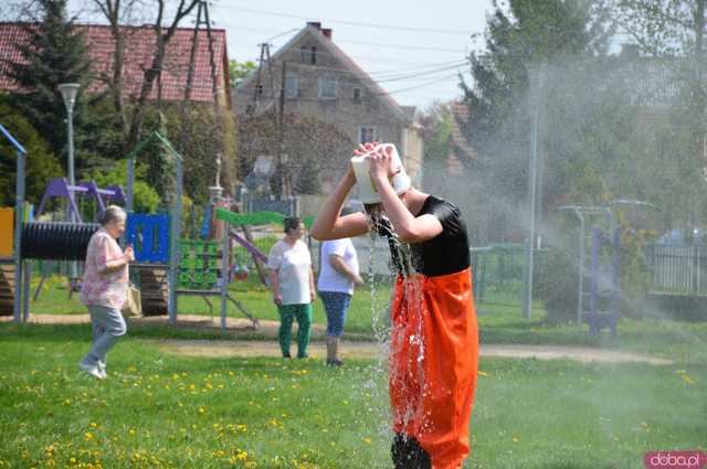 [FOTO] Wodne szaleństwo w Kamieńcu Ząbkowickim. Zobaczcie jaką bitwę zorganizowali strażacy na Śmigus-Dyngus!
