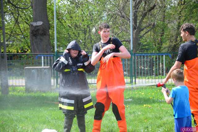 [FOTO] Wodne szaleństwo w Kamieńcu Ząbkowickim. Zobaczcie jaką bitwę zorganizowali strażacy na Śmigus-Dyngus!