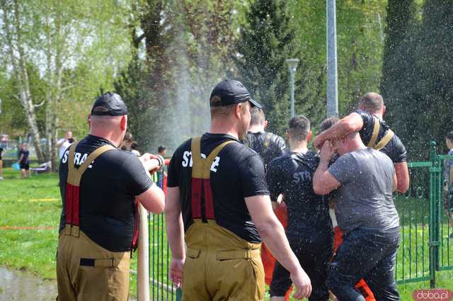 [FOTO] Wodne szaleństwo w Kamieńcu Ząbkowickim. Zobaczcie jaką bitwę zorganizowali strażacy na Śmigus-Dyngus!