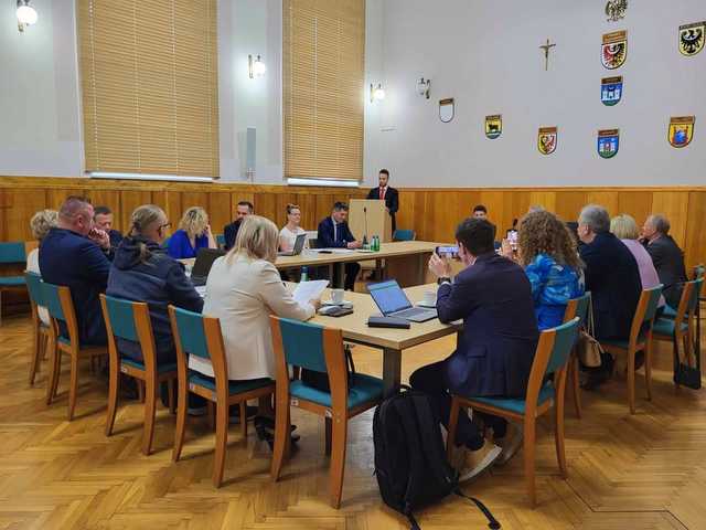 Za nami kolejna Sesja Rady Powiatu. Jakie decyzje podjęto? Co ustalono? [SZCZEGÓŁY]