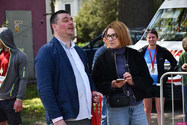 [WIDEO/FOTO] Pobiegli w 14. Półmaratonie Henrykowskim i 10. Dyszce Księgi Henrykowskiej