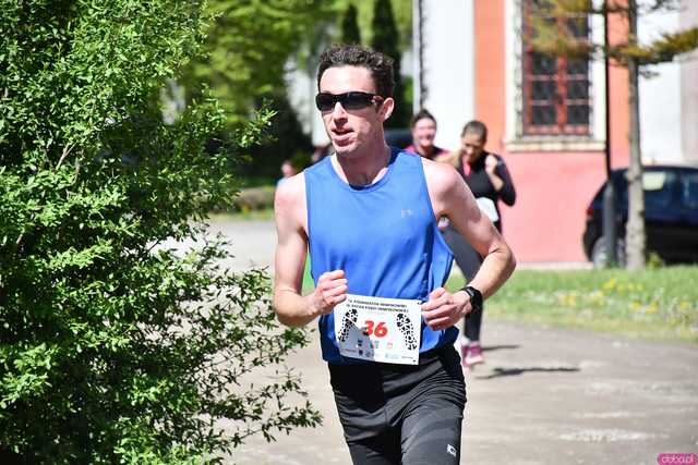 [WIDEO/FOTO] Pobiegli w 14. Półmaratonie Henrykowskim i 10. Dyszce Księgi Henrykowskiej