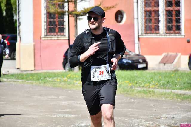 [WIDEO/FOTO] Pobiegli w 14. Półmaratonie Henrykowskim i 10. Dyszce Księgi Henrykowskiej