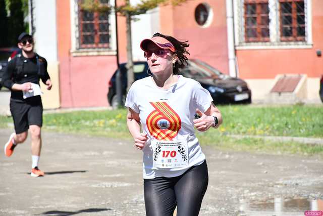 [WIDEO/FOTO] Pobiegli w 14. Półmaratonie Henrykowskim i 10. Dyszce Księgi Henrykowskiej