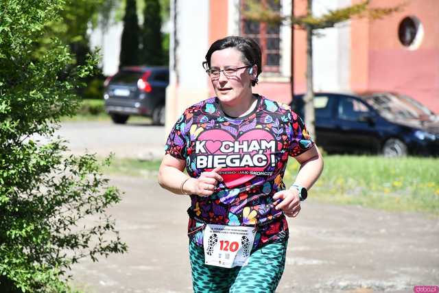 [WIDEO/FOTO] Pobiegli w 14. Półmaratonie Henrykowskim i 10. Dyszce Księgi Henrykowskiej