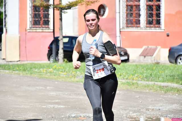 [WIDEO/FOTO] Pobiegli w 14. Półmaratonie Henrykowskim i 10. Dyszce Księgi Henrykowskiej
