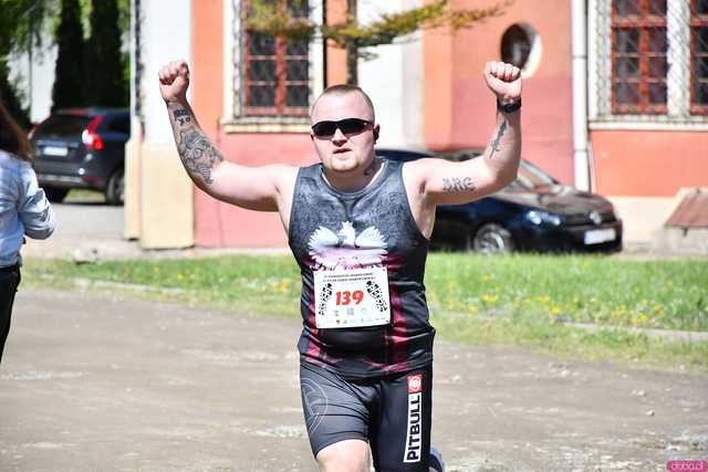 [WIDEO/FOTO] Pobiegli w 14. Półmaratonie Henrykowskim i 10. Dyszce Księgi Henrykowskiej