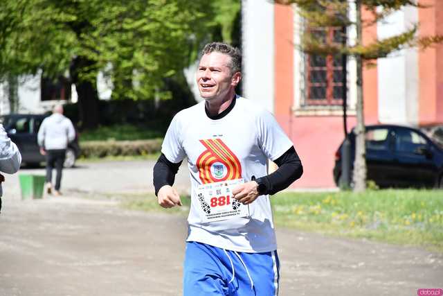 [WIDEO/FOTO] Pobiegli w 14. Półmaratonie Henrykowskim i 10. Dyszce Księgi Henrykowskiej