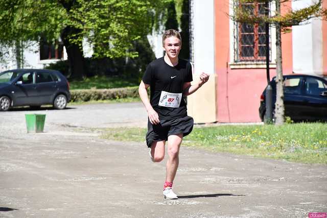[WIDEO/FOTO] Pobiegli w 14. Półmaratonie Henrykowskim i 10. Dyszce Księgi Henrykowskiej